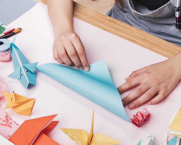 ARTIST IS WELL INFORMED ABOUT THE TRENDS